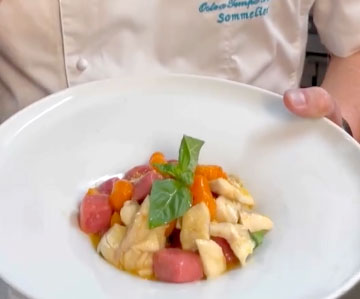 Gnocchi rossi di patate e rapa rossa con filetto di spigola - Ristorante Clotilde Roma